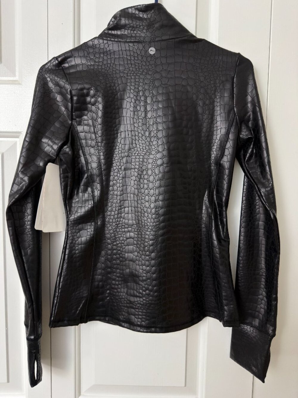 X by Gottex Line Jacket in a black crocodile pattern - Picture 5 of 12